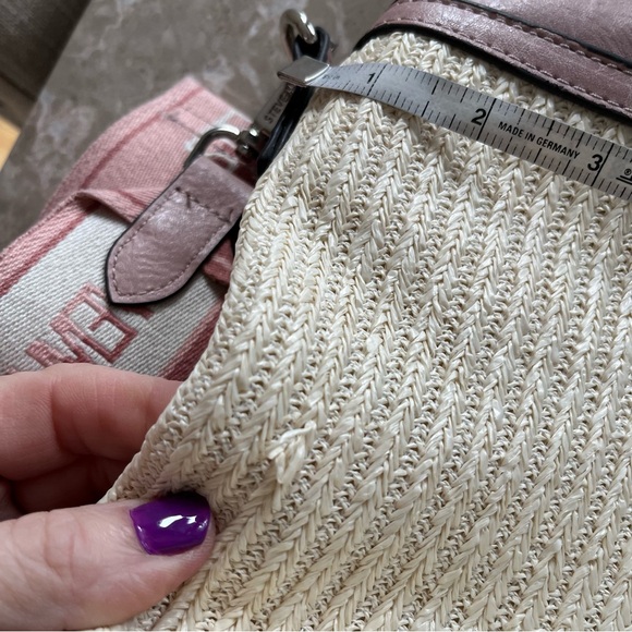 Steve Madden beige and rose color purse with adjustable aztec strap. - Picture 11 of 13